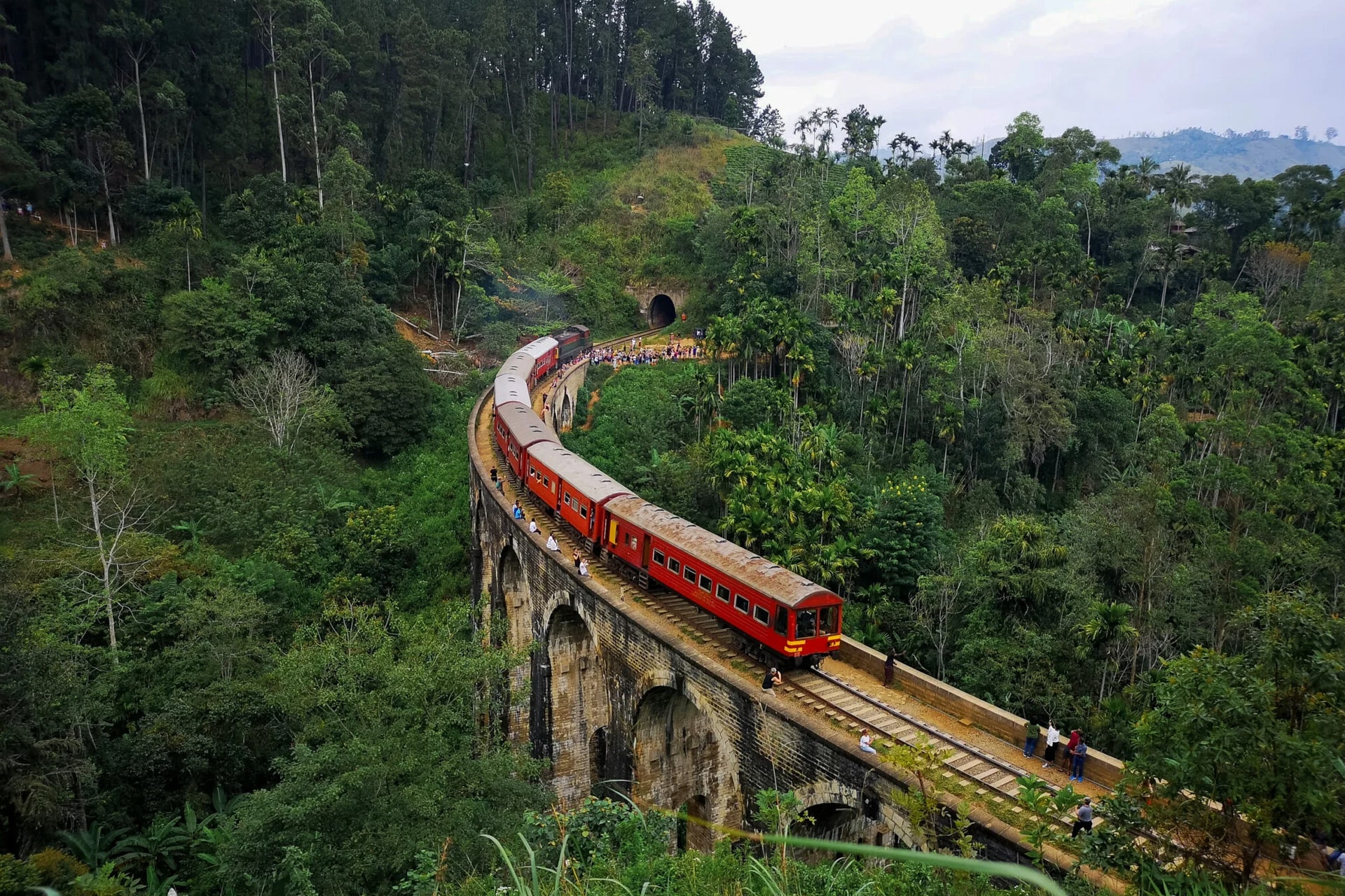 best train journeys in sri lanka