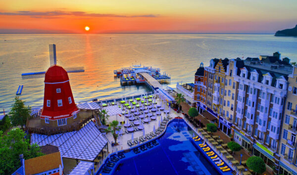 تور ویژه آنتالیا هتل اورنج کانتی ریزورت کمر