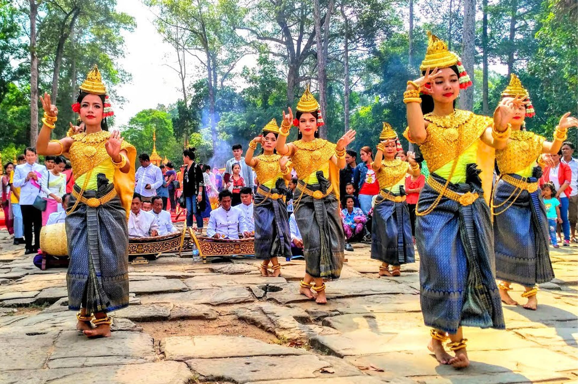 تور ایندوچاینا 47 festivals-indochina-07